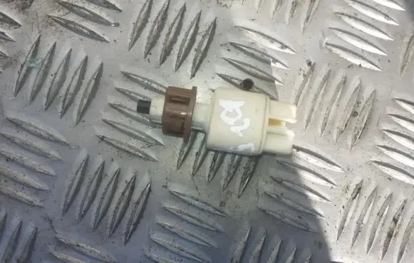 Toyota Aygo AB40 Brake pedal sensor switch