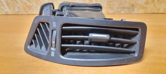 KIA Ceed Dash center air vent grill 974801h000