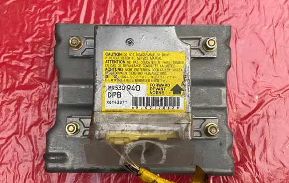 Mitsubishi Pajero Pinin Airbag control unit/module MR530940