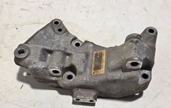 Volvo XC60 Generator/alternator bracket 31430702