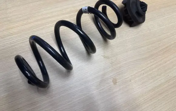 Audi A4 S4 B9 8W Rear coil spring 8W0511115