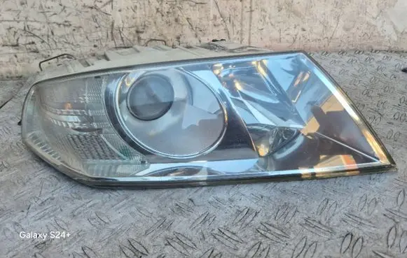 Skoda Octavia Mk2 (1Z) Headlight/headlamp