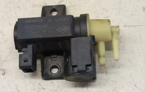 Nissan Qashqai+2 Turbo solenoid valve 8200790180 12106 0181405