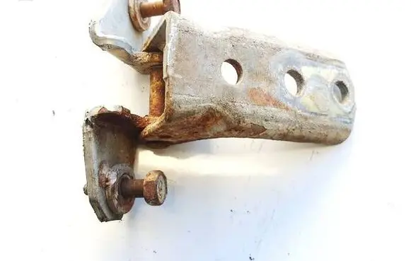 Mitsubishi Endeavor Front door upper hinge