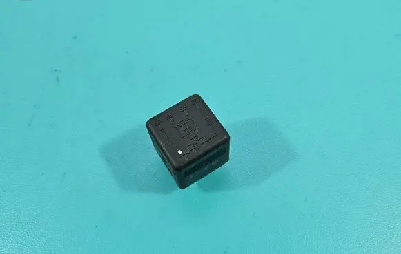 Mercedes-Benz E W124 Other relay 0015426819 IMPRK1471089