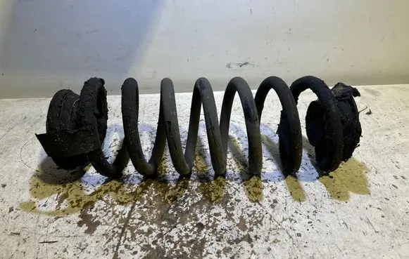 Jeep Cherokee Rear coil spring