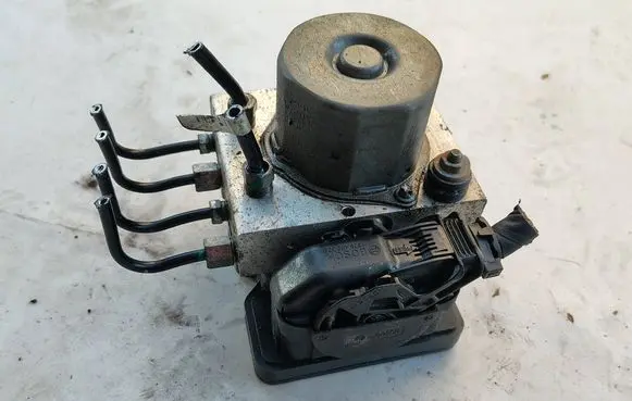 Tesla Model S ABS Pump 1037797-00-C