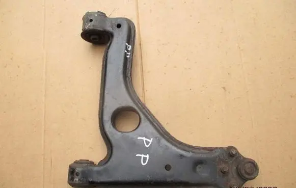 Opel Zafira B Front lower control arm/wishbone 550938