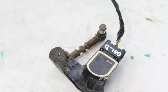 BMW X5M E70 Rear air suspension level height sensor 6859268 6871400