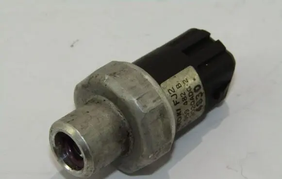 Audi A4 S4 B5 8D Oil pressure sensor 8D0959482B