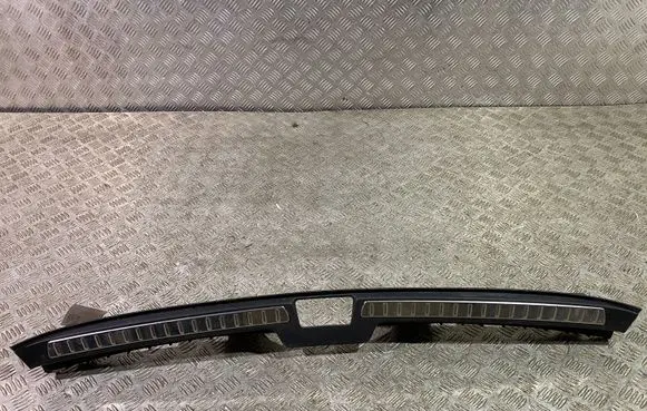 Volvo XC90 Tailgate/boot lid lock trim 31377855