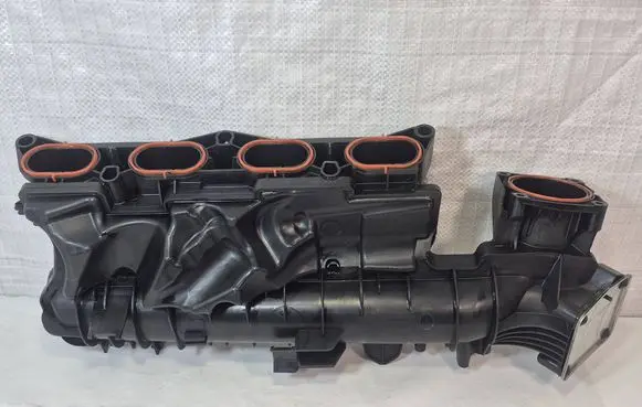 Mercedes-Benz B W246 W242 Intake manifold A2700900737
