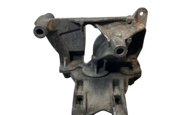 Volkswagen Transporter - Caravelle T5 Engine mounting bracket 070199343A 070199343B