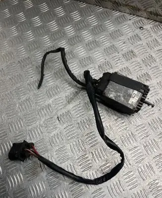 Audi A4 S4 B7 8E 8H Coolant fan relay 8E0959501F 04090S