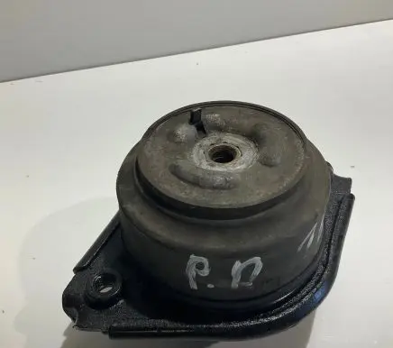 Mercedes-Benz ML W164 Engine mount bracket A2512403117 2512403117