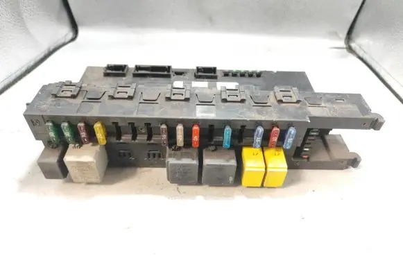 Mercedes-Benz C W203 Fuse module 2035451801 5DK00848640 26015213803