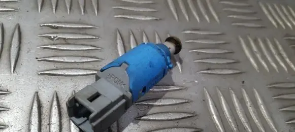 Brake pedal sensor switch