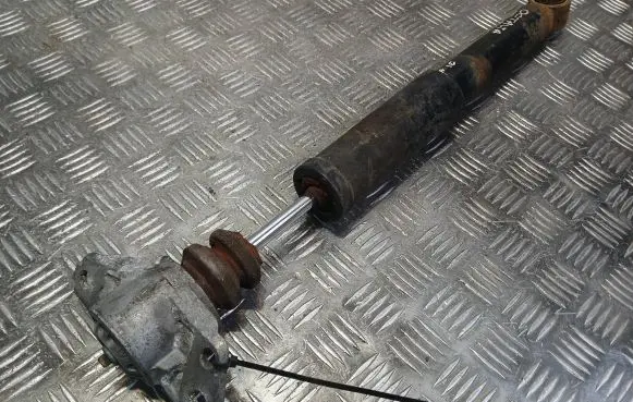 Skoda Octavia Mk2 (1Z) Rear shock absorber/damper