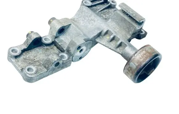 Hyundai Sonata A/C compressor mount bracket 2528025001