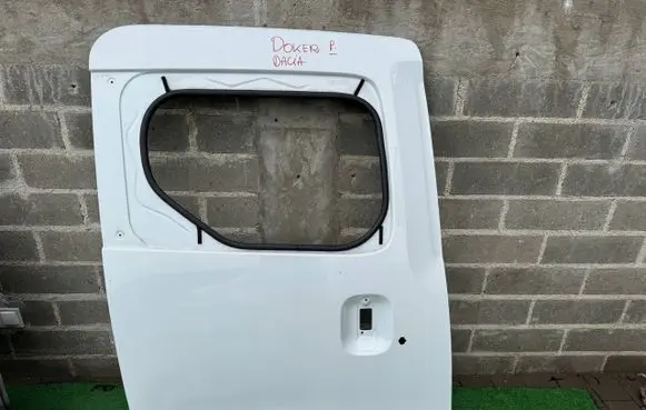 Dacia Dokker Rear door
