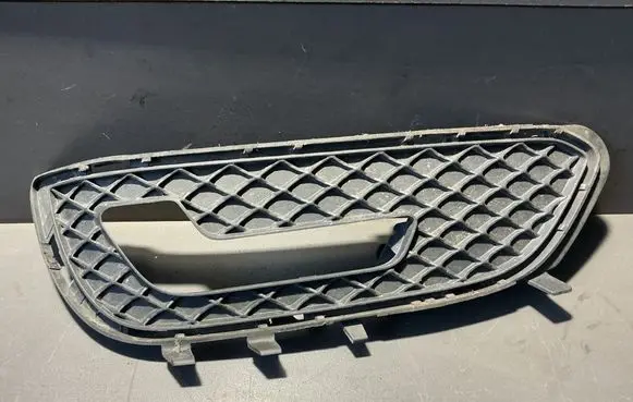 Mercedes-Benz E W212 Front fog light trim/grill a2128851323
