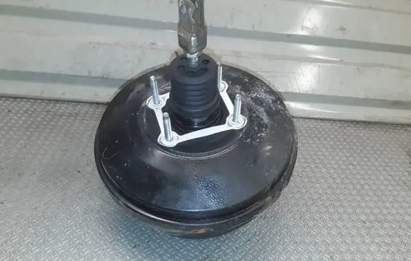 Subaru Impreza III Brake booster