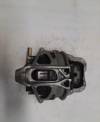 Volkswagen Touareg III Engine mount bracket 4M0199372FF