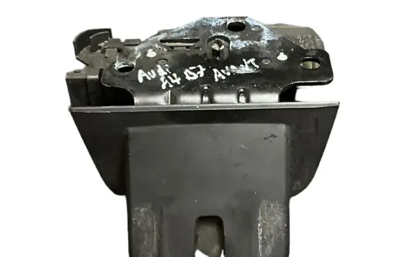 Audi A4 S4 B7 8E 8H Tailgate/trunk/boot lock/catch/latch 8E9827520A