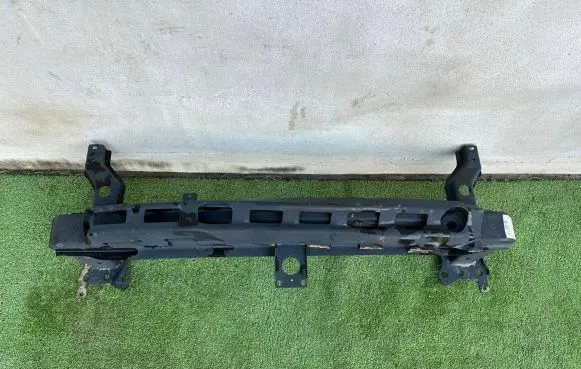 Volkswagen Golf Plus Front bumper cross member 5M0807109E