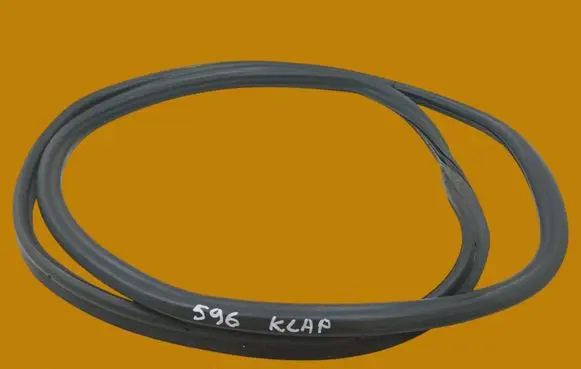 Trunk rubber seal (body)