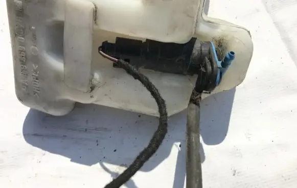 Mercedes-Benz A W169 Windscreen/windshield washer pump