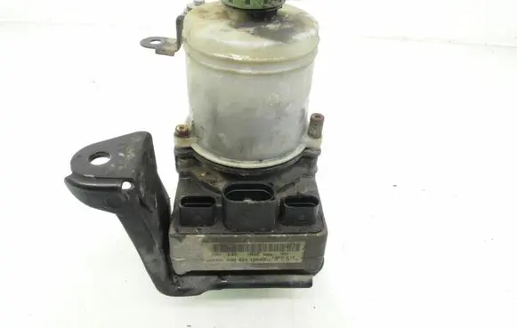 Skoda Fabia Mk1 (6Y) Power steering pump A5093516 6Q0423155AD