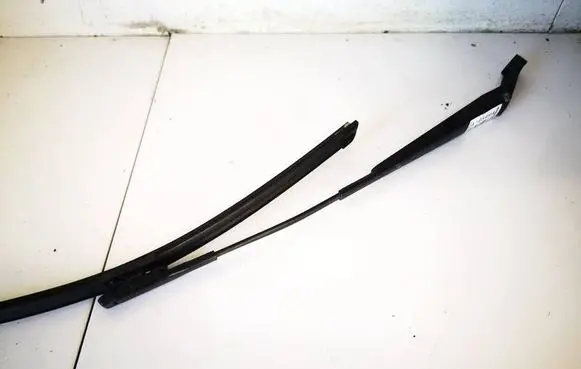 Opel Zafira B Front wiper blade arm 13145564