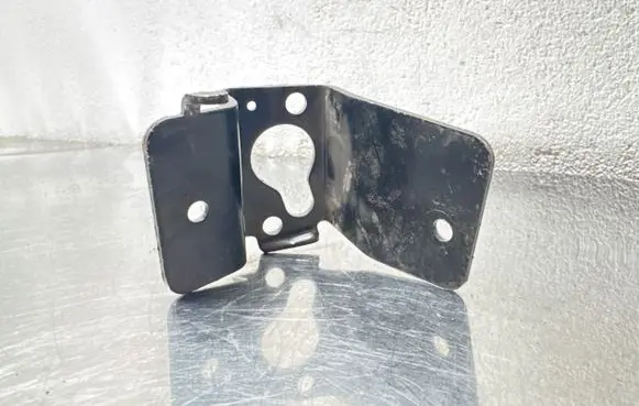 Opel Insignia A Bracket in trunk/boot 13222444