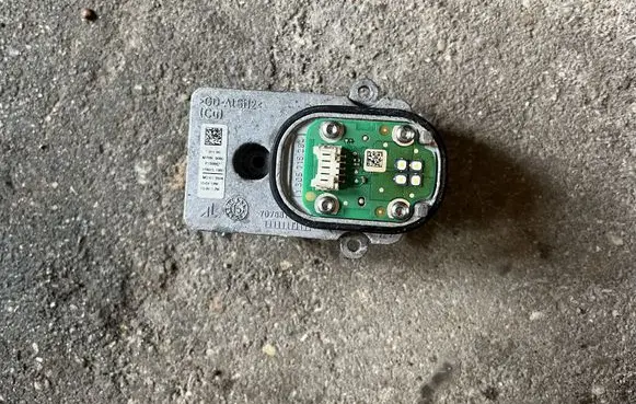 Mercedes-Benz C W205 LED ballast control module 1305715284
