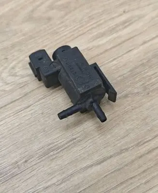 Volvo XC90 Turbo solenoid valve 30611668 72224010