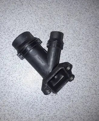 BMW 5 E39 Engine coolant pipe/hose 11127806196