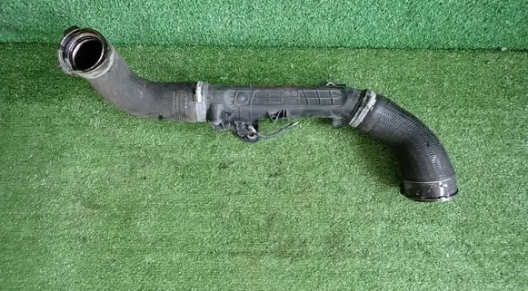 Volvo V60 Intercooler hose/pipe 31686412