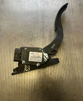 Hyundai Santa Fe Accelerator throttle pedal BI30114A2B900