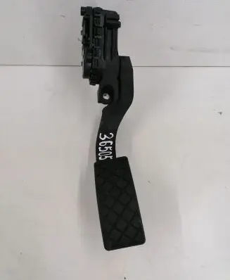 Skoda Superb B5 (3U) Accelerator throttle pedal 8D1723523P