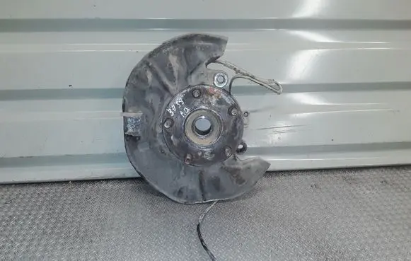 Toyota Corolla Verso AR10 Front wheel hub spindle knuckle