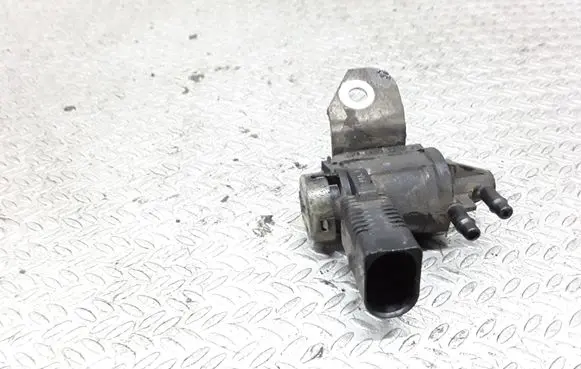 Skoda Octavia Mk2 (1Z) Turbo solenoid valve 1K0906283A