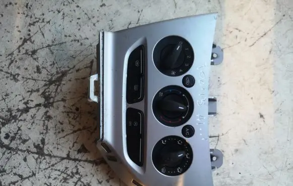 Ford Focus Climate control unit