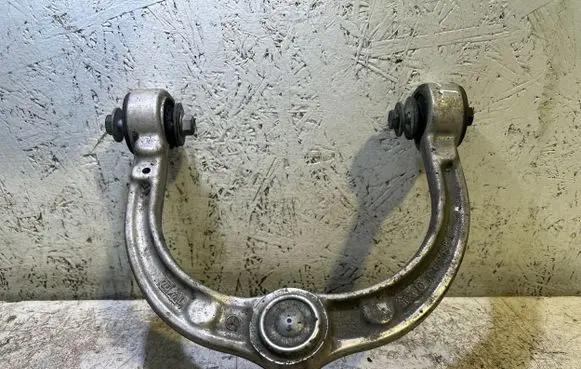 Mercedes-Benz ML W164 Front upper control arm/wishbone 