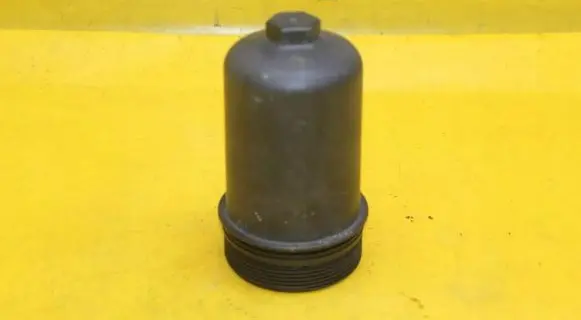 Land Rover Discovery 3 - LR3 Oil filler cap 