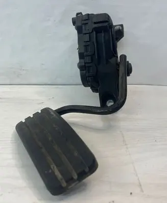 Renault Espace - Grand espace IV Accelerator throttle pedal 8200007513 6PV00811918