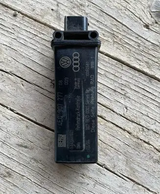Audi A8 S8 D3 4E Tire pressure sensor 4E0907277 002BE00001S