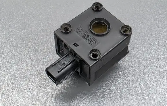 Mazda 3 III Alarm movement detector/sensor KD45676B1