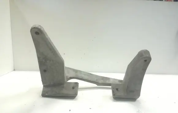 Mercedes-Benz Vito Viano W638 Engine mounting bracket A6382661101