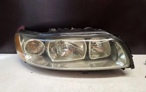 Volvo XC70 Headlight/headlamp 30698836 89900266 P2004V70